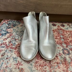 Kelsi Dagger Silver Boots